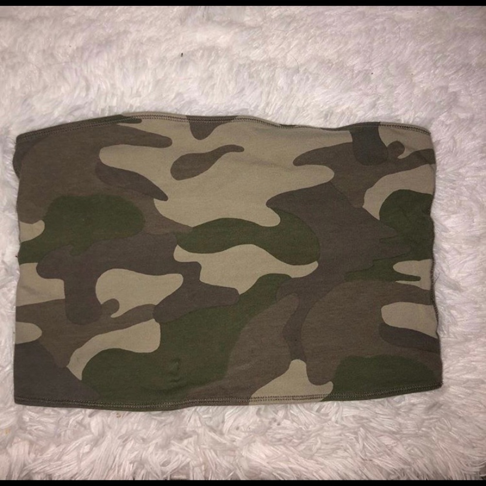 REVERSIBLE cameo crop top!
